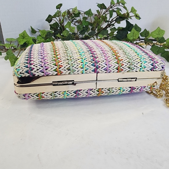Multi Color Hard Crossbody Clutch Bag with Chain New - Picture 4 of 8